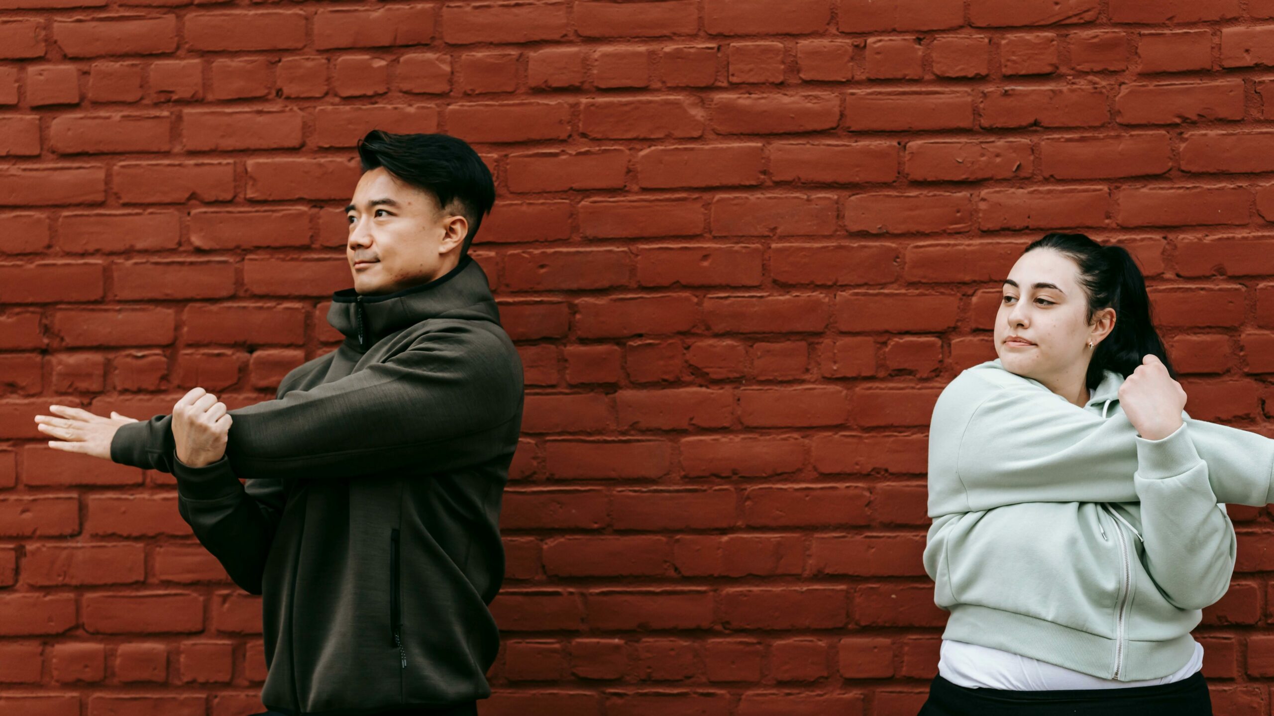 Discover why starting your fitness journey in winter can help you stay consistent, avoid holiday weight gain, and build long-term habits. 